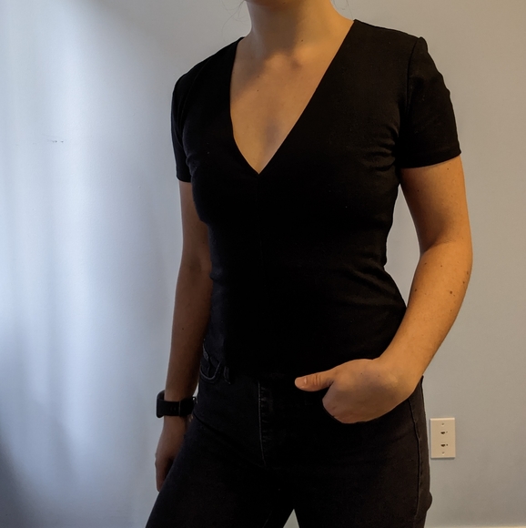 Deep V black top - Picture 3 of 3